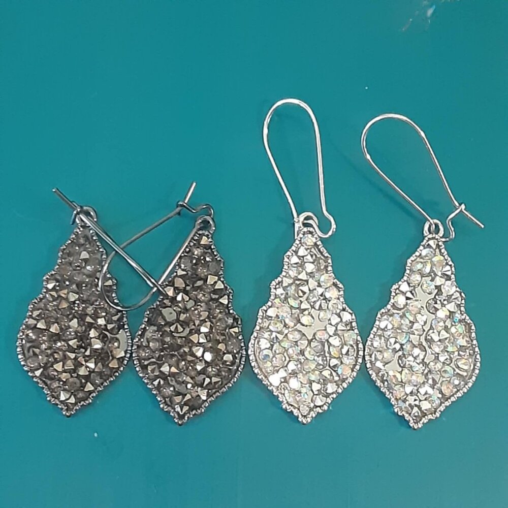 Bundle Of 2 crystal silver/dark gray Dangle teardrop Earrings Fashion Jewelry
